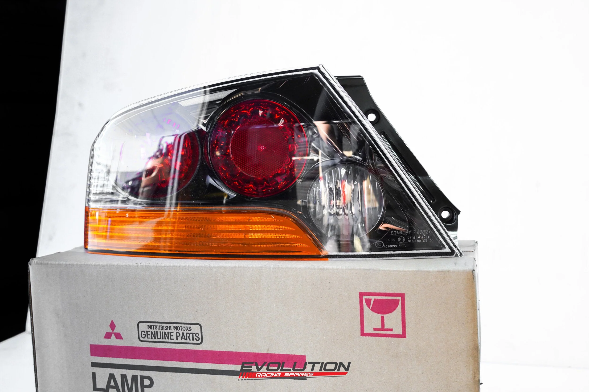 Mitsubishi Evolution Evo 9 Tail Light Lamp LHS Passenger Genuine OEM (8330A119) - Image 3