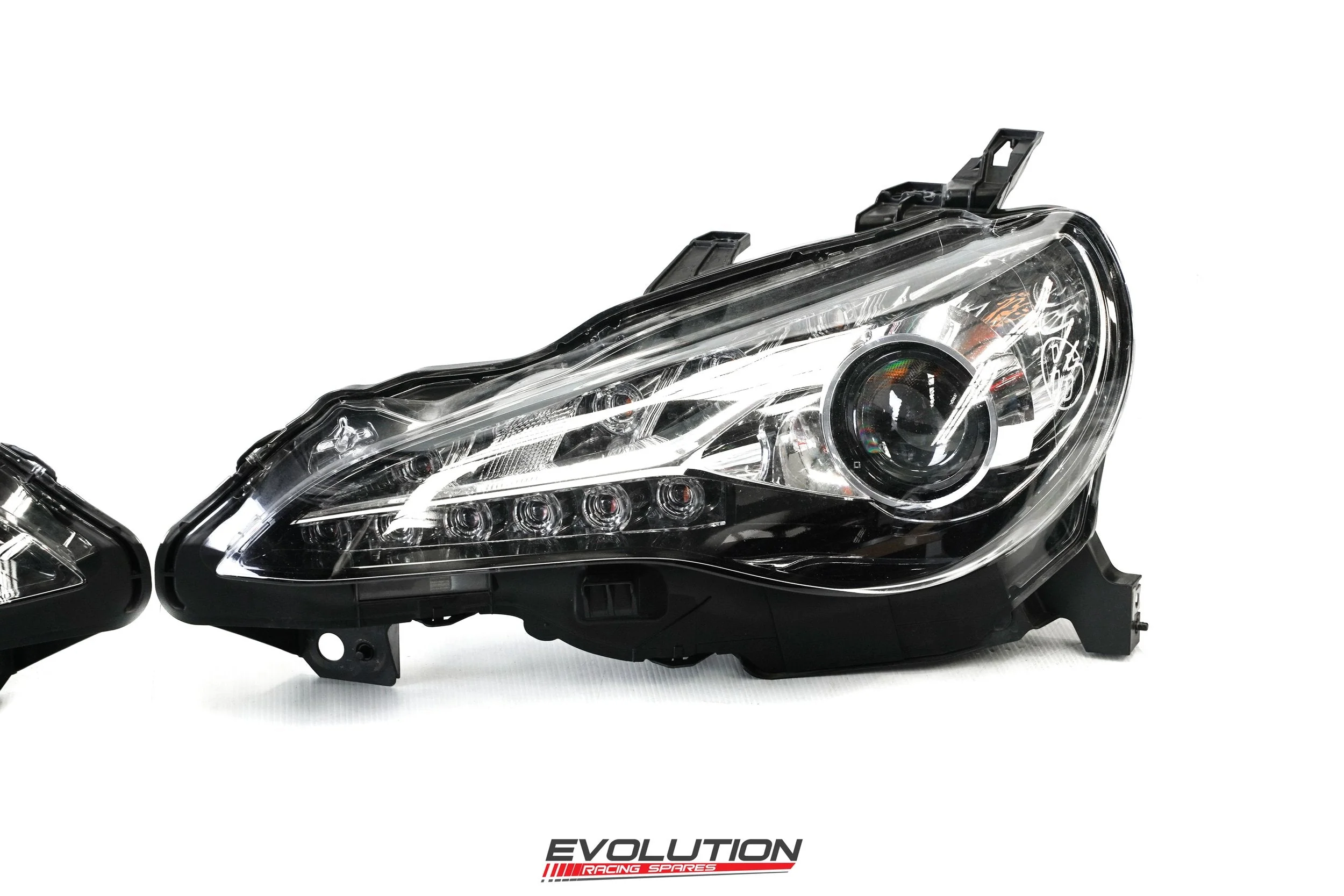 Toyota 86 2017+ Facelift LED Headlights (9/10 Condition) - Image 4